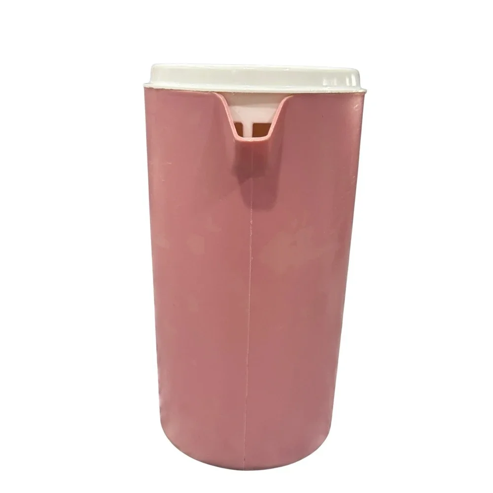 Vintage Rubbermaid‎ Pink Pitcher 2 1/4 Qt 2129 mL White Lid Retro Kitchenware